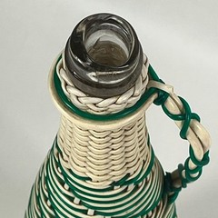 Vinicola Aragona Vintage Woven Plastic Wine Bottle Decanter Green White Spanish