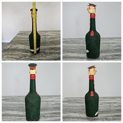 VTG French « Liqueur de L&rsquo;Armee Rouge » Bottle Flock w/ Soldier Wood Head Stopper