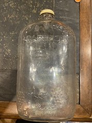 Beautiful GARRETT’S American Wines Vintage Embossed Eagle Bottle Half Gallon