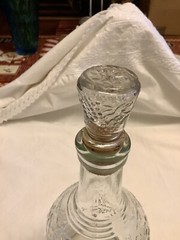 Excellent Vintage Marked mid century 4/5 quart wine bottle decanter grapes decor