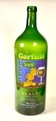 Rare Garfield Engraved 1995 Hogue Cellars Merlot magnum wine bottle