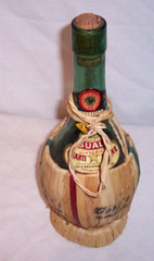 1950 SUALI CHIANTI ( EMPTY ) WINE Bottle 1 PINT FROM TONY&rsquo;S RESTAURANT ST LOUIS