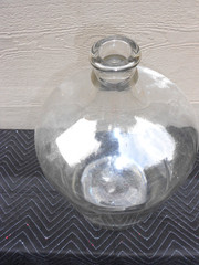 VINTAGE MADE ITALY HEAVY GLASS 5 GALLON WINE -WATER BOTTLE 21 x 10 in – XX 8 C