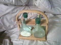 Vintage Set 4 Almaden Vineyards Pony Bottles Green Glass With Wooden Caddy