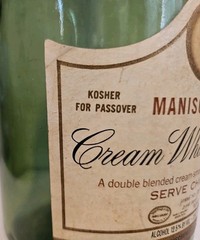 MANISCHEWITZ Cream White Concord grape wine, 4/5 quart bottle(empty). NY Kosher