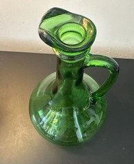 Vintage Wine World 1976 Green Glass Decanter Bottle 1.5 Litre Long Neck Handle
