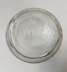 Vintage 4/5 Quart Glass Wine Bottle Decanter 8&Prime; tall Grapes & Leaves Design 422