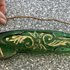 VINTAGE 17”- “CHIANTI” GREEN/GOLD GLASS PISTOL DECANTER-EMPTY