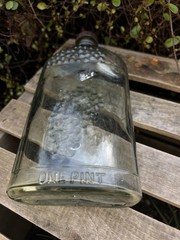 VTG Curved Wine Oval 1 Pint Glass Flask Bottle Grapes Embossed w/ Metal Lid