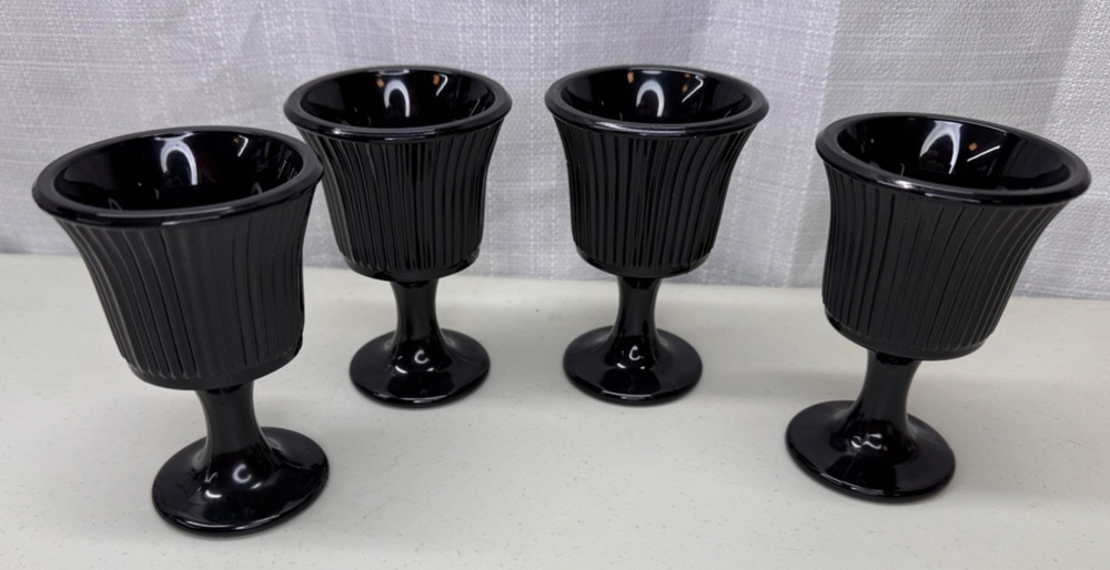 Set of 4 Black Onyx 4 1/8&Prime; RIBBED ROSE WINE GOBLETS