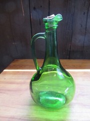 VTG 1.5 LITER GREEN GLASS WORLD WINE 1976 BOTTLE – W/POUR SPOUT