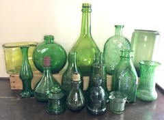 VTG GREEN GLASS EMBOSSED VASE EC BRODY CAPE MAY BITTER CATHEDRAL 15 BOTTLE LOT