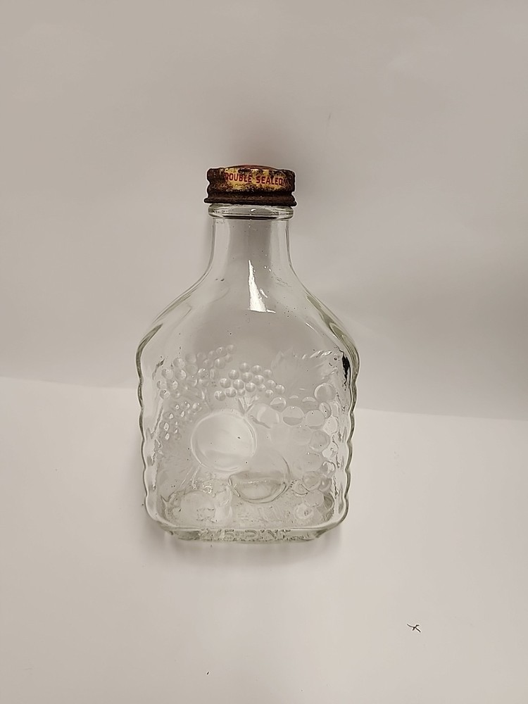Vintage Berrycup Wines 2/5 Pint Glass Wine Bottle Yonkers, New York 5.25&Prime; T