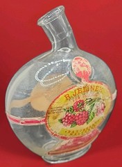 VINTAGE R. JELINEK RASPBERRY MALYENES WINE BOTTLE FOR PASSOVER
