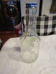 Vintage Mogen David Pint Blackberry Wine Glass Bottle Kosher Passover Star David