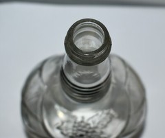 Embossed Grape Lattice Dixie Wine Richmond Va Glass Bottle Early Rare Bottle Cap