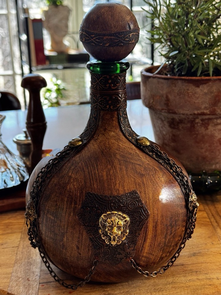 VTG Italian Leather Wrapped Green Glass Decanter W/ Lion Head & Chain -Barware!