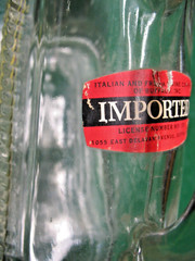 CANADIAN LONDON ONTARIO RED DINNER WINE BASKET BOTTLE 11.5 » w/ ALL LABELS NM