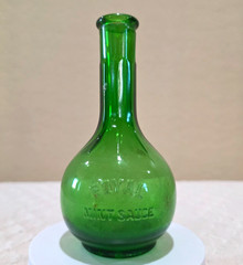1910&rsquo;s Emerald Green ROYAL MINT SAUCE Antique Bottle 6.25&Prime; H USA Made