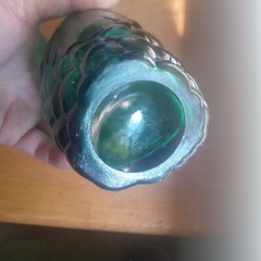 PRETTY GREEN CLUSTER OF GRAPES SHAPED WINE BOTTLE WITH EMB LEAF