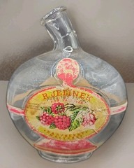 VINTAGE R. JELINEK RASPBERRY MALYENES WINE BOTTLE FOR PASSOVER