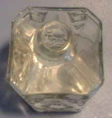 MONARCH WINE CO.,INC.;MANISCHEWITZ #D WINE BOTTLE(EMPTY)BROOKLYN, N.Y.;1 QUART