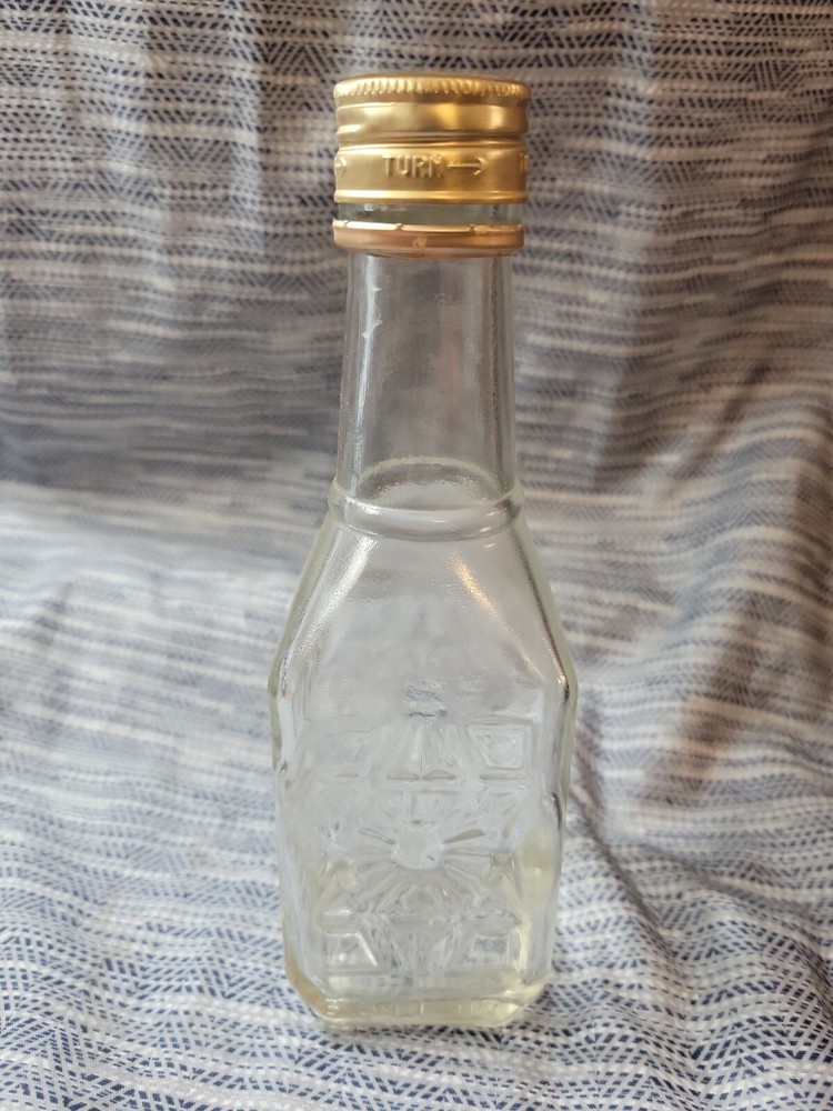 Vintage Manischewitz Wine 2/5 Pint Bottle Clear Square Glass with Cap