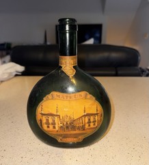 Vintage Mateus Rose Still Wine Green Bottle w/ Villa Image, Sogrape of Portugal
