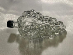 Vinatage Glass Bunches of Grapes Bottle w/Black Cap 6.5&Prime;