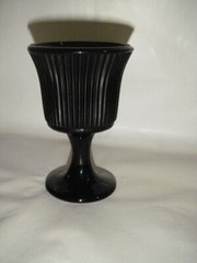 PITCH BLACK GLASS 4 1/8&Prime; RIBBED ROSE WINE GOBLET UNSIGNED VINTAGE 1940&rsquo;S- 1960&rsquo;S