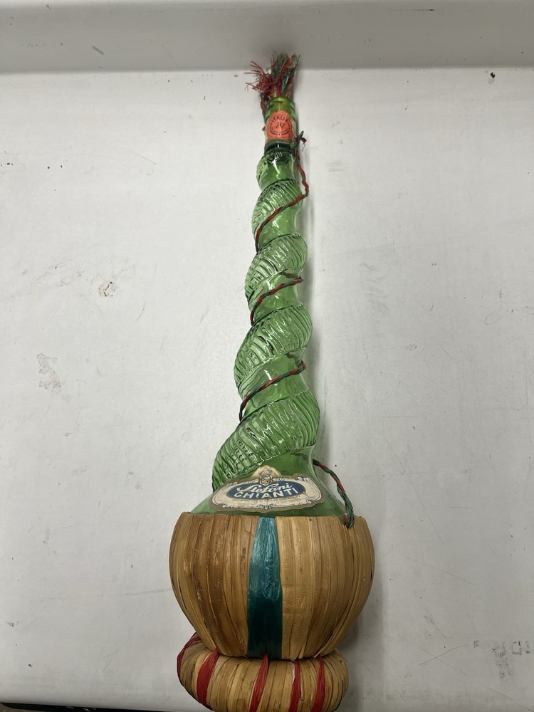 VINTAGE ITALIAN CHIANTI GREEN ART GLASS SPIRAL 35&Prime; Wicker basket cork