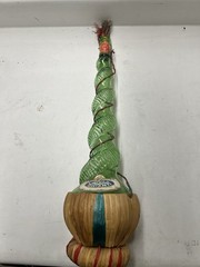 VINTAGE ITALIAN CHIANTI GREEN ART GLASS SPIRAL 35&Prime; Wicker basket cork