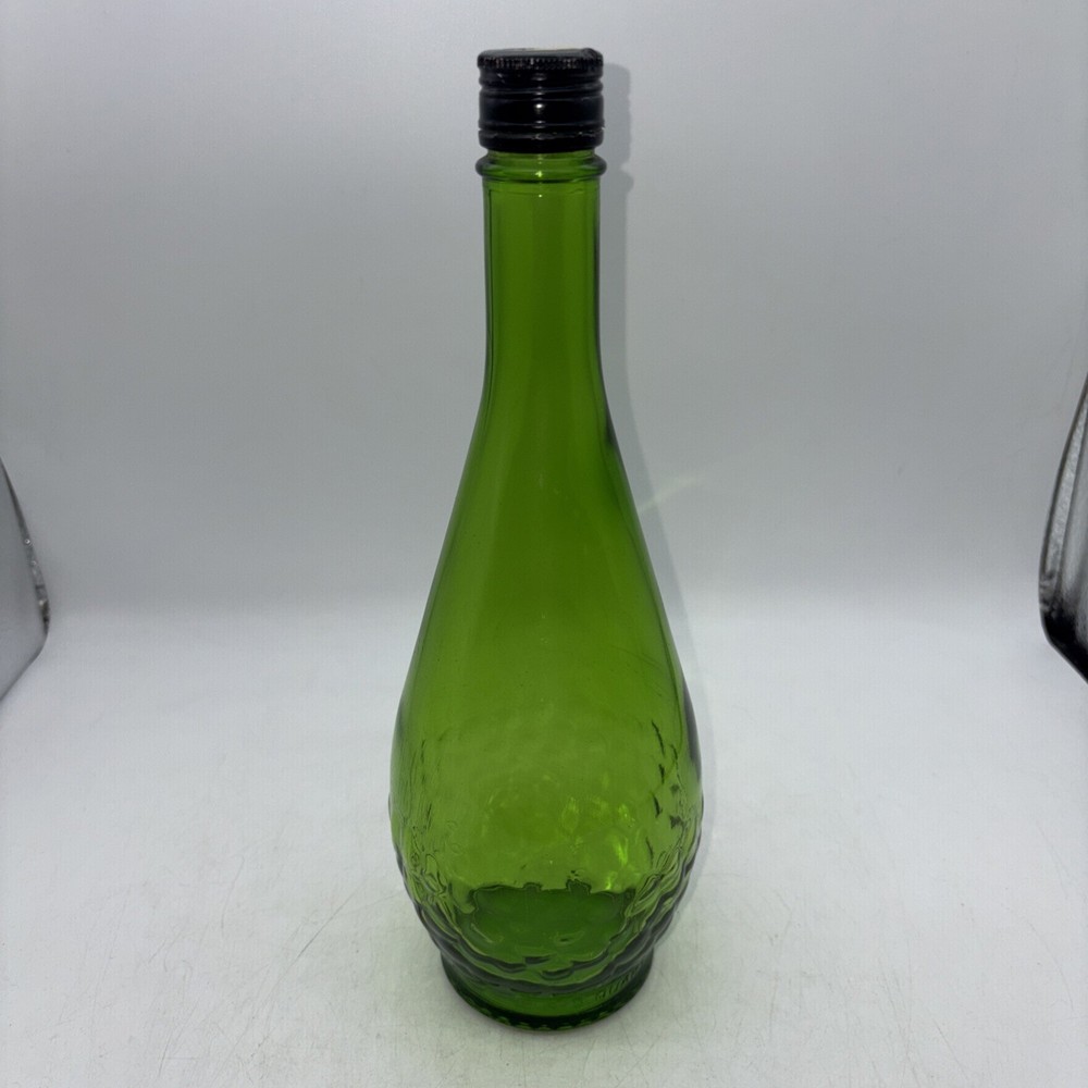 Vintage 4/5 Quart Gallo Wine Flavor Guard Bottle Embossed Grapes Green Glass