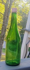 Vintage 1968 UNITED VITNER&rsquo;S INC Green Glass Wine Bottle Org Pink Lid Beautiful