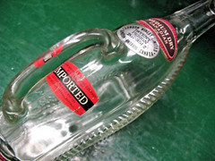 CANADIAN LONDON ONTARIO RED DINNER WINE BASKET BOTTLE 11.5 » w/ ALL LABELS NM
