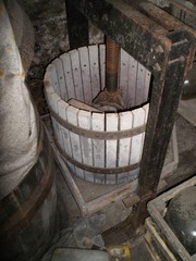 ANTIQUE wine making equiptment 1920-1940