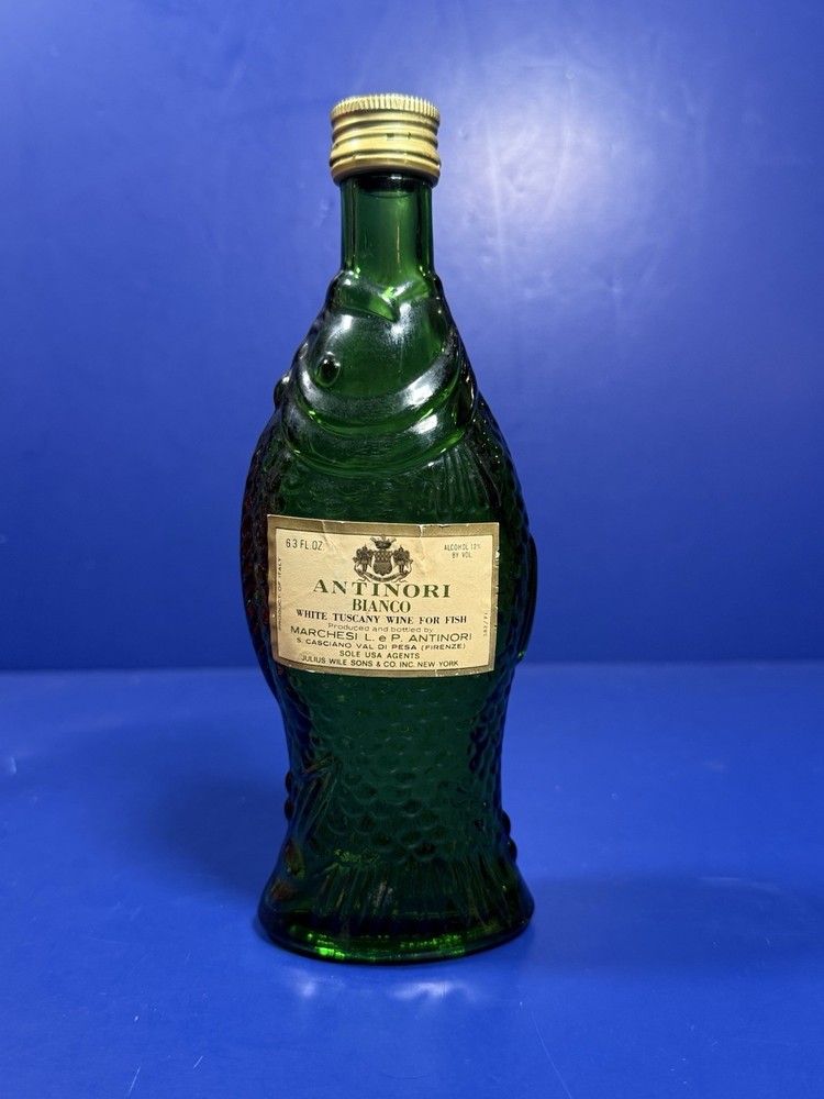 Vintage ANTINORI BIANCO White Tuscany Italy Fish Shaped Green Wine Bottle w/ Cap