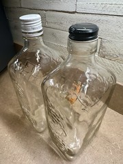 VINTAGE WINE BOTTLES, SET