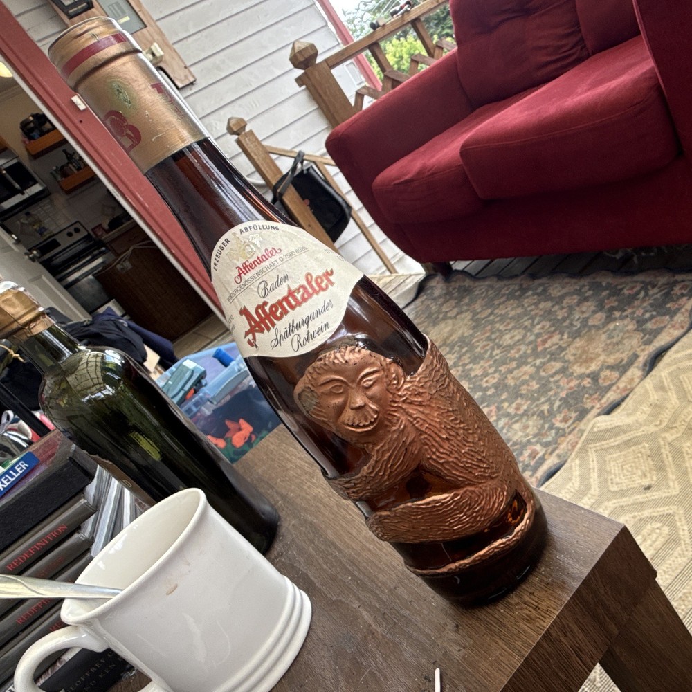 Affentaler Baden Spätburgunder Rotwein Brown Wine Bottle Monkey Relief Design