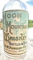 RARE ANTIQUE ORIGINAL  » MOON MOUNTAIN WHISKEY  » PAPER LABEL EMPTY BOTTLE ! NICE