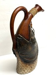 Vtg Spanish Style Porron Wine Decanter w/Fish Display Art 15&Prime;x10&Prime;x4&Prime; Faux Wood