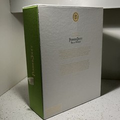 PERRIER-JOUET BELLE EPOQUE CHAMPAGNE GIFT BOX Empty Bottle 2 Flutes Cork 2007