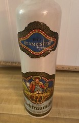 BEAMEISTER 1975 LIEBFRAUMILCH JAMES BEAM CERAMIC WINE BOTTLE. 1 Pint.7 fl oz