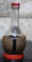 Wine Bottle with String Weaving 2oz Swiss Colony TIPO California – EMPTY BOTTLE