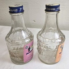 2 Mogen David Wine Bottles 4oz Blackberry & Rosè Vintage Pair