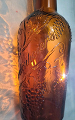 Vtg 10.75&Prime; Bardenheier&rsquo;s (St Louis MO) brown glass quart wine bottle (EMPTY)