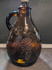Rare Vintage Maywood Glass Amber Wine Jug – Half Gallon – Grape Design