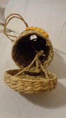 VINTAGE WOOVEN STRAW RATTAN WINE BOTTLE HOLDER CARRIER YELLOW EMBROIDERY GRAPES