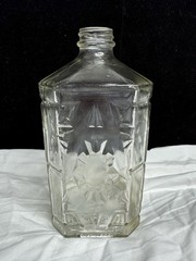 Monarch Wine Co, Inc Manischewitz Brooklyn, N.Y. Empty 1 Quart Bottle