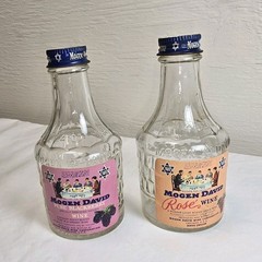 2 Mogen David Wine Bottles 4oz Blackberry & Rosè Vintage Pair